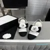 Designer -Kvinnor Camellia High Heel Sandals Block klackar Lås C -pärlor tofflor glider mode 9 cm 8,5 cm stilett Sandal Top Designer Luxurys Ladies Wedding