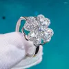 Cluster-Ringe, individuelles Design, drehbarer, drehbarer Moissanit-Diamant-Ring aus 18 Karat Gold für Damen