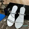 Дизайнер -феменская обувь тапочки с плоскими слайдами с низким резиновым шлепанцами дизайнер бусинки летние гавайские базовые обувь Pu Rome Basic