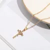 Pendanthalsband Klassiska Cross Heart-Shaped Halsband Utsökta Crystal Zircon Gold Color Clavicle Chain Romantiska kvinnors smycken gåva