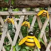 Flores decorativas 4pcs Metal Bumble Bee Wall Decor 3D Iron Art Sculpture Decorações penduradas para casa ao ar livre
