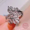 Fedi nuziali 925 Colore argento per le donne Principessa Proporre matrimonio Cubic Zirconia Feather Design Ring Romantic Bridal Bijoux 230517