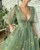 Robes de bal vert clair V couche appliques florales Robe de soirée Pleft