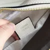 Borse per fotocamere di alto design Borsa a tracolla in rilievo con lettera Morbida vera pelle di vitello Borsa a tracolla con cerniera con finitura dorata Borsa a tracolla lunga con nappa moda donna Portafoglio quadrato