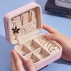 Jewelry Stand Box Portable Leather Organizer Display Travel Case es Button Storage Zipper Jewelers 230517