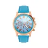 Numéro romain Dial Fashion Wath Regard Retro Genève Étudiant regarde Womens Quartz Quartz Wristwatch avec Blue Leather Band294D