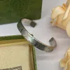 G designer armband bokstav biet graverade manschettarmband älskar kvinnor män guld silver party bröllop present mode lyxsmycken