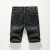 Shorts masculinos de verão masculino clássico shorts de jeans coreanos moda solta moda jeans casual calça de gama de cinco pontos masculino 230518