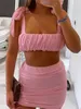 Tvådelad klänning WSEVYPO Chic Ruched Pleated Two-Piece kjolar för kvinnor Summer Fashion Tie Up Straps Crop Tank Tops+Wrap Kort kjol Dräkt P230517