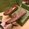 2023 Top Men Loafers Luxe ontwerpers schoenen Echt lederen bruine zwarte heren Casual designer kledingschoenen slip op trouwschoen maat 38-46