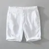 Shorts pour hommes Shorts en lin pur pour hommes Mode d'été Solid White Shorts de vacances en vrac Homme Casual Plus Size Button Fly Pantalons courts 230518