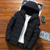 Mäns ner Winter Jacket Män 2023 Tjock bomullsrock plus storlek 4xl koreanska modekläder huva huva toppar parka hombre lwl865