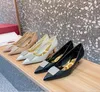 VT Scarpe formali in vera pelle di design di lusso di alta qualità, tacchi alti, sandali con borchie di diamanti, scarpe da donna versatili, scarpe da fabbrica della serie OS