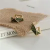 S3675 Vintage Geometric Triangle Green Emamel Studörhängen för kvinnor S925 Silvernål ihålig utan hål öronklipp