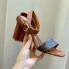 Sandálias de grife Marca de luxo Sandálias de salto alto Chinelo de couro de 9,5 cm peep-toe confortável antiderrapante pernas sensuais Vestido longo de couro de bezerro sem encosto feminino Salto sexy