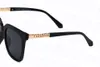 Lunettes de mode classiques 7329 Lunettes de soleil de créateur Lunettes de soleil de plage en plein air Hommes Femmes avec boîte Design de luxe adapté à l'ombrage sur la conduite sur la plage