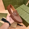 2023 Top Men Loafers Luxe ontwerpers schoenen Echt lederen bruine zwarte heren Casual designer kledingschoenen slip op trouwschoen maat 38-46