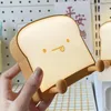 Veilleuses Anime mignon chambre décor Toast lampe à Led minuterie intelligente support de téléphone Portable chambre chevet lit cadeaux de noël