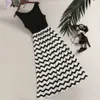 Trajes a juego para la familia Vestido maxi a rayas en blanco y negro sin mangas para madre e hija 230518