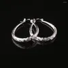 Hoopörhängen 2023 mode oval kantad silver pläterad för kvinnlig kvinnlig örhänge
