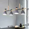 Lâmpadas pendentes Luzes de madeira LED com abajur de metal branco para jantar nórdico Cordão cinza Hanglamp Dry Kithen Suspension