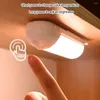 Veilleuses Lampe à LED Lampe d'armoire rechargeable Capteur humain Chambre Garde-robe Escaliers Induction Large application