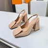 Skaka slingbacks sandal kvinnor rosa patent kalv läder lammskinn foder elastisk rem läder yttersula tillbehör modedesigner skor stor storlek 35-42 09