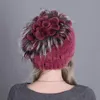 Bonnets Bonnet/Crâne Casquettes Hiver Femmes Chaud Mode Bonnet Tricoté Chapeau Réel Fourrure De Rex Avec Fleur Sur Le Côté Russie 2023 CapsBeanie/Crâne Wend22