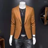 Ternos masculinos Plyesxale 2023 Chegada Blazers para homens Jaquetas casuais Jaquetas da primavera de lavanda Party PROM Blazer masculino Q1335