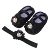 Första Walkers Baby Girls Flats och pannband Soft Sole Non-Slip Pearl Flower Princess Wedding Dress Walking Shoes For Born