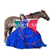 Königsblaue Charro-Quinceanera-Kleider, Ballkleid, schulterfrei, Organza-Applikationen, Perlenstickerei, mexikanische Sweet-16-Kleider, 15 Jahre