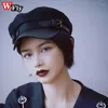 Berety japońskie goth kobiety cap beret punkowy skórzana klamra dekorat czapka gotycka lolita cosplay ręcznie robione ciemne czapki czapki sboy