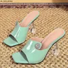 Slippels Liyke Fashion Crystal Buckle Green Damesschoenen Slippers Gezellige Patent Leather Brede band Strange transparante hakken Sandalen J230519