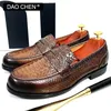 Vestido de cuero 9d6ea Hombres Negro Café Negro Slip On Snake Tampón Amplios casuales de hombres Banquete Banquete zapatos para hombres 230518