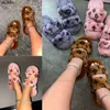 Pantofole Pantofole invernali in pelliccia per interni House Full Furry Soft Fluffy Plush Platform Flats Heel Antiscivolo Luxury Designer Shoes Casual Ladies H1122 J0520