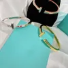 Модный браслет Open T Широкие ювелирные дизайнеры браслет Barslet Anniversary Gift Сталь для взрослых браслетов для женщин Trendy1111111111111111111