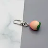 Nyckelringar harts Frukt Instant Noodle Keychain Key Ring unisex gåvor Rolig kreativ persika ananas matväska nyckelring