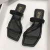 Hausschuhe Sommer Frauen Flache Outdoor Karree Design Sandalen Rutschen 2023 Koreanische Mode Freizeit Schuhe Große Größe 35-43