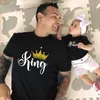 Familjmatchande kläder 1 Fun King Queen Prince Princess Family Matching T-shirt Golden Crown Print Father Son Moder Dotter skjorta Babykläder G220519