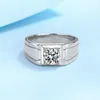 Anillos de racimo Moissanite con certificado chapado en oro blanco 925 anillo de plata esterlina DColor dibujo de alambre banda de boda para regalo de hombres