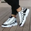 Casual merk Ademende kledingschoenen Mannelijke schoenen Designer Flats Men Mode Walking Sneakers Basket Femme Zapatillas Mu D719