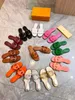 Mode flache Lederpantoffeln mit Ausschnitt, offener Zehenbereich, Ledersandale für Damen, flache Pantoletten, Outdoor-Strand-Slipper aus Gummi, lässige Slipper für den Innenbereich