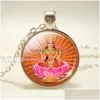 Naszyjniki wiszące Lakshmi Goddess Glass Glass Dome Akcesoria Naszyjka Jewek Hinduizm Amet Charm Cabochon dla niego lub Herpendant Dhrei