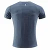 LL Mężczyźni Outdoorowe Koszulki Nowa fitness siłownia piłkarska siatka z tyłu Sport Sports Szybki sucha T-shirt chudy mężczyzna