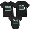 Family Outfits Family Clothing Funny Battery Clothing Mamma och pappa Brother Sisters T-shirt Family Utseende Mamma och pappa I Baby Boy Girl T-shirt G220519