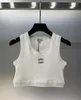 Summer White Women Tops Tees Crop brodery Sexig Off Axla Black Tank Casual ärmlösa rygglösa toppskjortor Designer Solid Color Vest