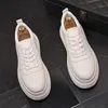 Scarpe casual da uomo Moda Uomo Scarpe sportive da esterno antiscivolo Sneakers da corsa traspiranti Mesh Masculino Stringate piatte Scarpe bianche verdi