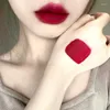 Lipgloss schattige vierkante modder naakt mat mat fluweel lippenstift sexy rood waterdichte langdurige anti-stick Koreaanse make-up cosmetica