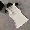 Summer White Women Tops Tees Crop brodery Sexig Off Axla Black Tank Casual ärmlösa rygglösa toppskjortor Designer Solid Color Vest