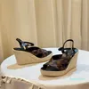 Vintage monogramy klinowe sandały kobiety wysokie obcasy kapcie damskie buty platforma Pasek Cross Sandal Denim sandałowy